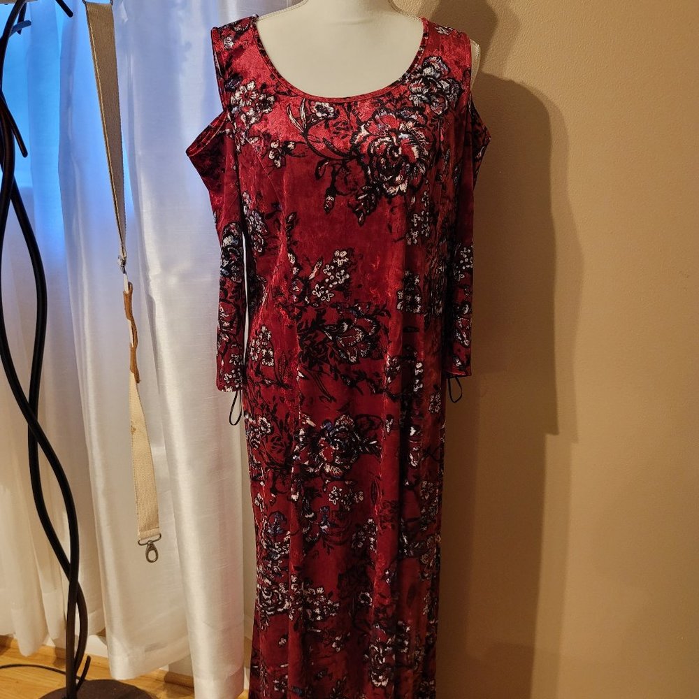 NY Collection NWOT L Red/Black Floral Velvet Dress